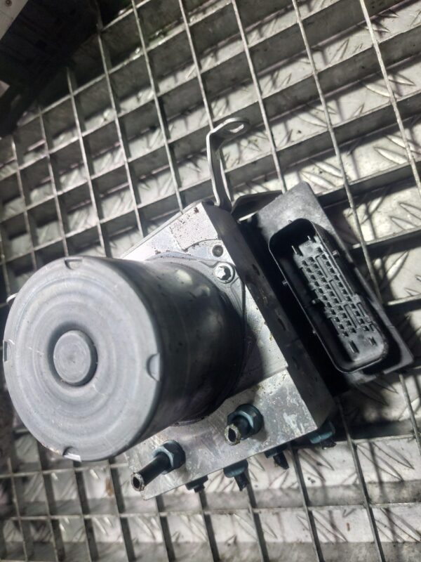 20250318_171338-scaled-1.jpg Modul electronic abs BMW X1 2.0 diesel cod 0265239288 34516791272-01