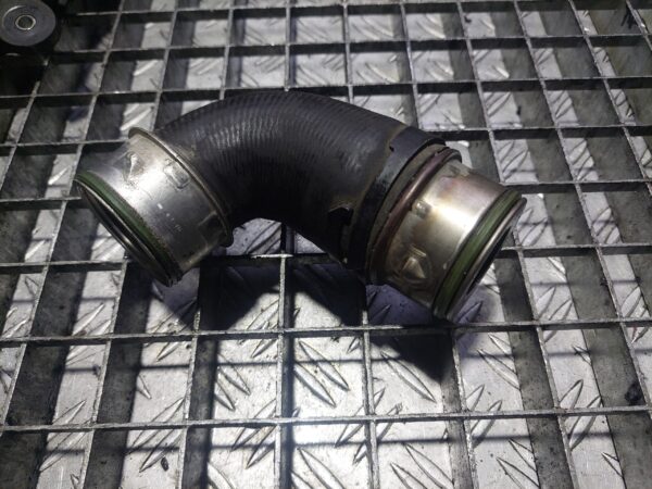 Furtun admisie aer turbina Audi Volkswagen Seat 2.0 tdi cod 038131111B