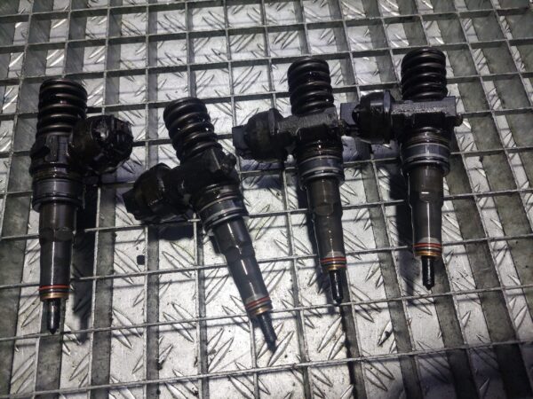 Injector Volkswagen Audi Skoda 1.9 tdi cod 0414720215