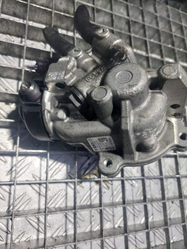 Pompa de inalta presiune Skoda Volkswagen Audi 2.0 TDI cod 0445010538/04L130755E