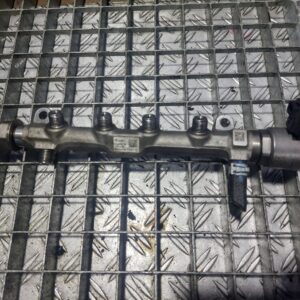 Rampa injectoare cu senzor Volkswagen Audi Seat 2.0 TDI cod 04L089G