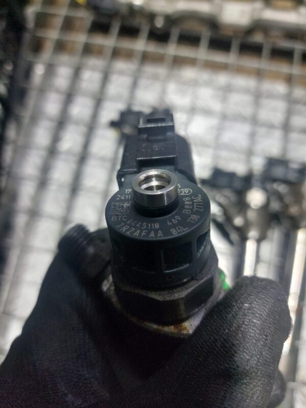 Injector Audi Volkswagen Skoda 2.0 Motorina cod 04L130277AC 0445110469