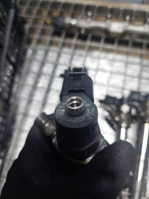Injector Audi Volkswagen Skoda 2.0 Motorina cod 04L130277AC 0445110469