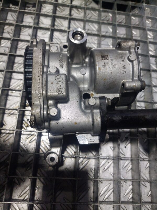 Pompa ulei Volkswagen Seat Audi 2.0 cod 04L145208T