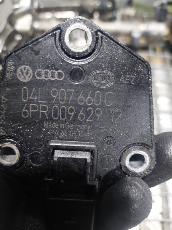 Senzor nivel ulei baie Skoda Volkswagen Audi 2.0 TDI cod 04L907660C