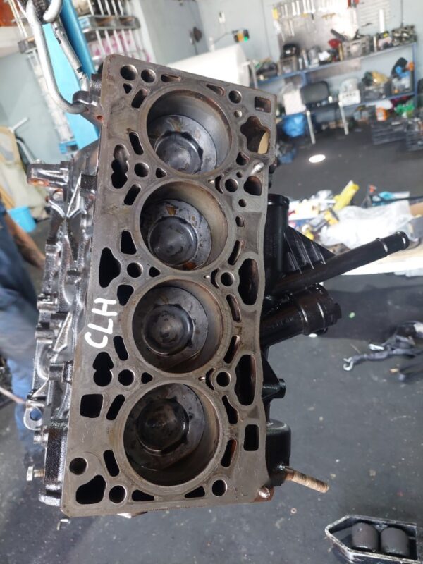 Bloc motor ambielat Volkswagen Audi Skoda 1.6 TDI Cod CLH