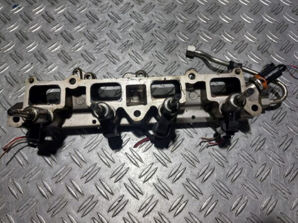 Rampa injectoare Volkswagen Skoda Seat 1.4 tsi cod motor CAX