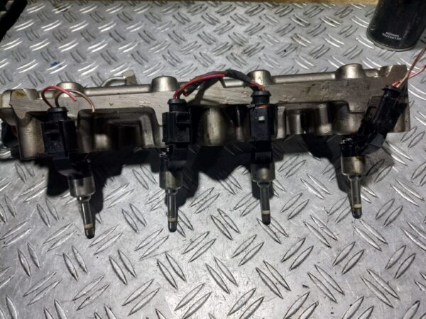 Injector Skoda Volkswagen Seat 1.4 tsi cod 03C906036M