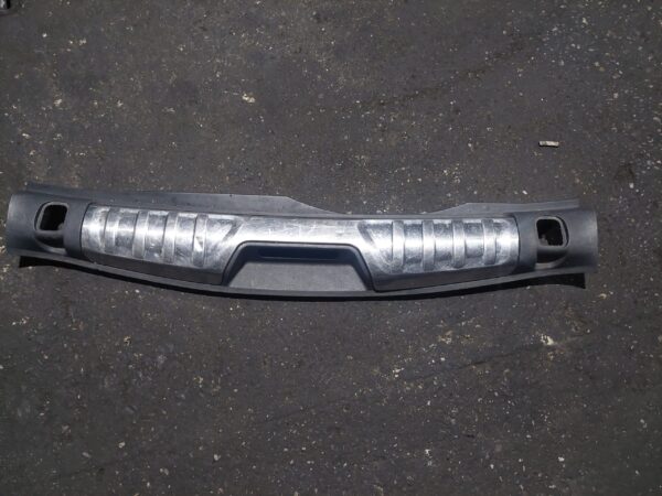 20250327_191059-scaled-1.jpg Ornament crom portbagaj Peugeot 508 1.6 hdi cod 9673038977