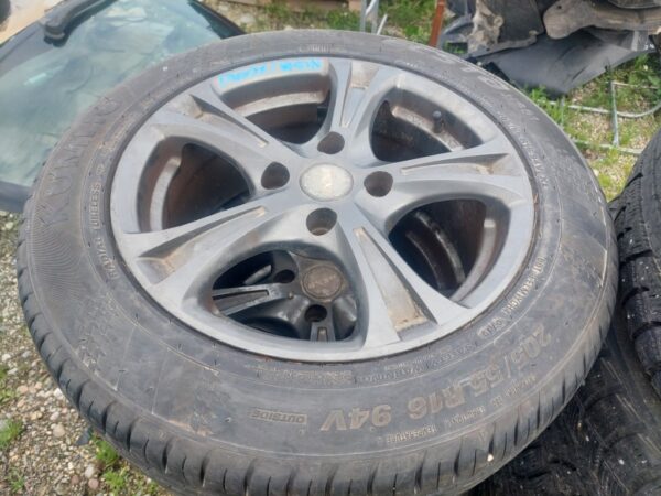 Set jante aliaj Nissan Renault 4 prezoane cu cauciucuri foarte bune 16 Inch