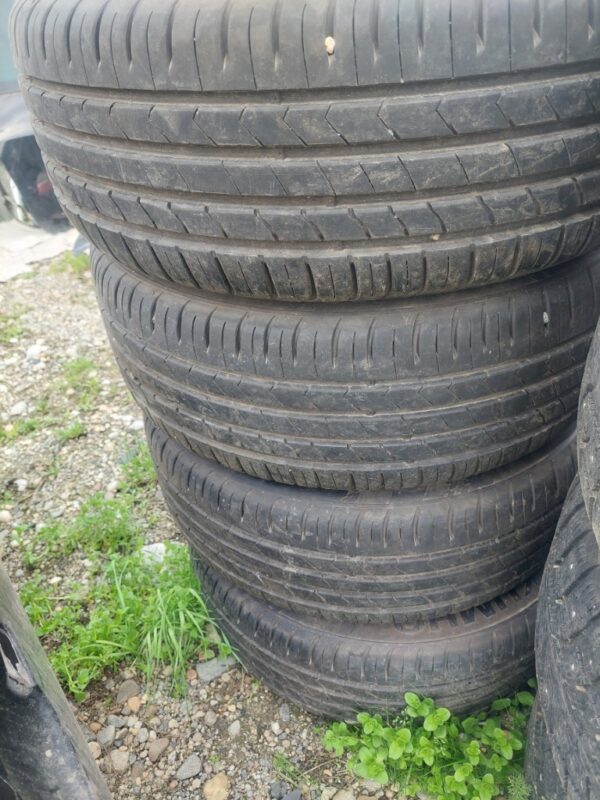Set jante aliaj Nissan Renault 4 prezoane cu cauciucuri foarte bune 16 Inch