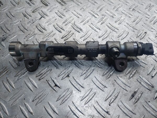 Rampa injectie cu regulator Alfa Romeo Fiat Doblo Jeep 1.6 M-jet cod 46337642