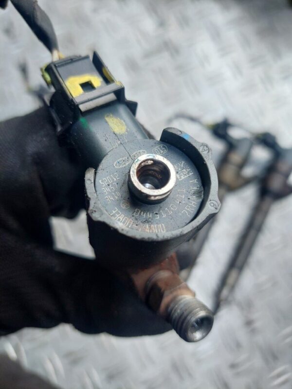 Injector 1.7 CRDi Hyundai Kia cod 0445110411 33800-2A800