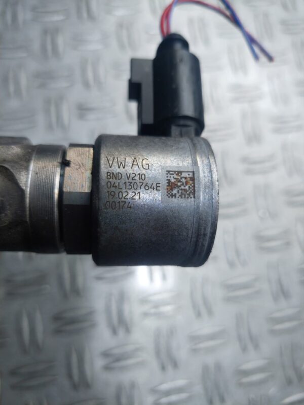 Rampa injectoare cu regulatoare Volkswagen Skoda Audi Seat 2.0 Tdi cod 05L089