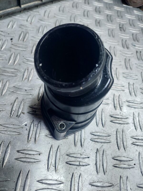 Furtun admisie aer turbo Volkswagen Skoda Audi Seat 2.0 Tdi cod 05L131111K
