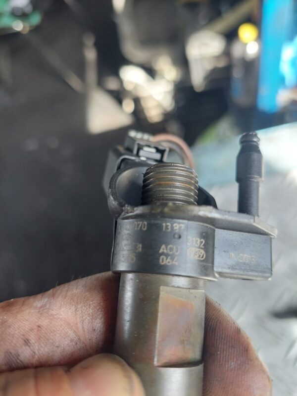 Injector Mercedes C-Class W204 3.0 CDI cod A6420701387 0445115064