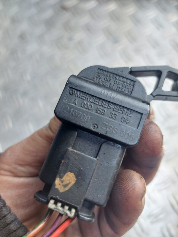 Senzor filtru motorina Mercedes C-Class W204 3.0 CDI cod A0001593304