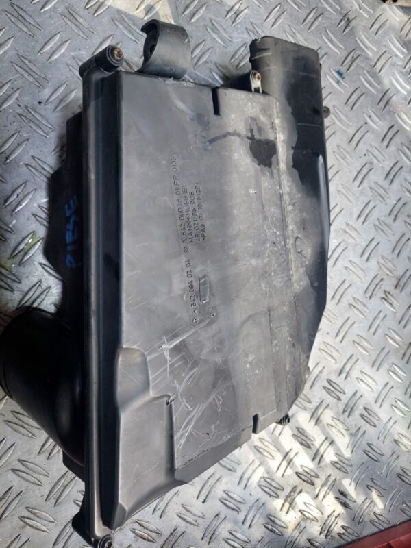Carcasa filtru aer dreapta Mercedes C-Class W204 3.0 CDI cod A6420901601