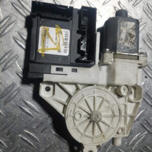 Motoras geam stanga fata complet cod 5k0959793 Skoda Octavia 2
