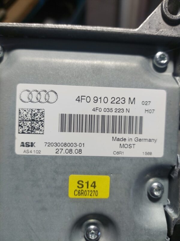 Amplificator Audio Audi A6 C6 an 2008 Cod 4F0910223M 4F0035223N
