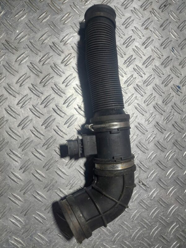 Debitmetru aer 1.9 d Fiat Suzuki Opel cu tubulatura cod 0281002618 55350048