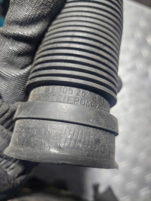Debitmetru aer 1.9 d Fiat Suzuki Opel cu tubulatura cod 0281002618 55350048