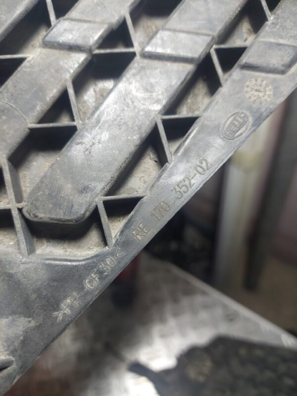 Suport far stanga Skoda Octavia 2 Cod RE17035202