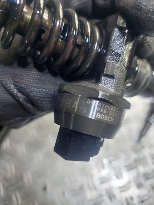 Injector Skoda Volkswagen Seat 1.4 TDI BNM cod 038130073AG 0414720215