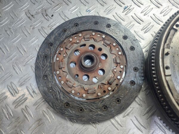 Kit ambreiaj complet Volkswagen Audi Skoda 2.0 FSI cod motor BVY 110 KW