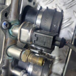 Regulator presiune rampa Volkswagen Audi Skoda 2.0 FSI BVY cod 0632919659
