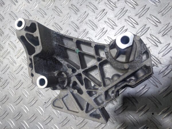 Suport motor Volkswagen Audi Skoda 2.0 FSI BVY cod 06F199207H