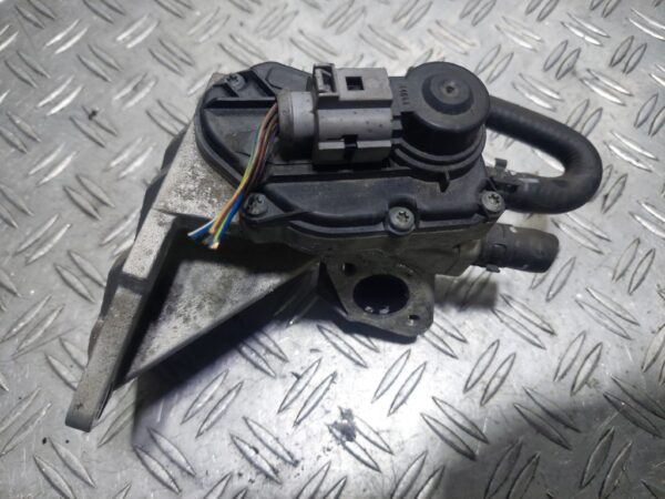 Supapa valva EGR Volkswagen Audi Skoda 2.0 FSI BVY cod 06F131503B