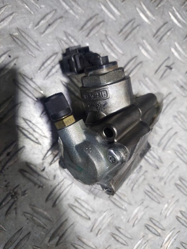 Pompa inalte EGR Volkswagen Audi Skoda 2.0 FSI BVY cod 06F127025D