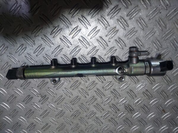 Rampa injectoare Mercedes Sprinter 2.2CDI euro 5 cod motor 651956 cod A6510700495