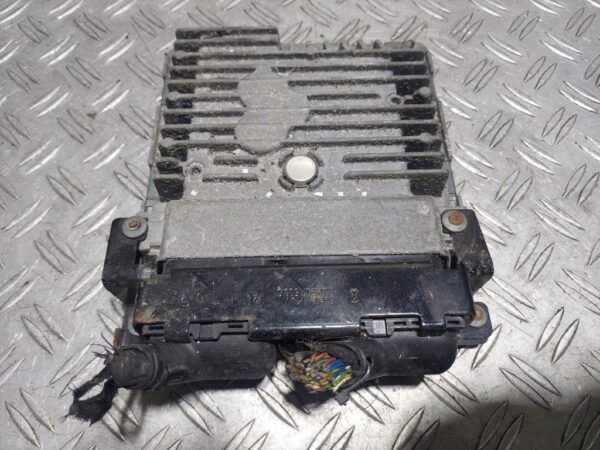 Calculator motor ECU Skoda Rapid Fabia 2011 cod 03L906023LL 1.6 TDI
