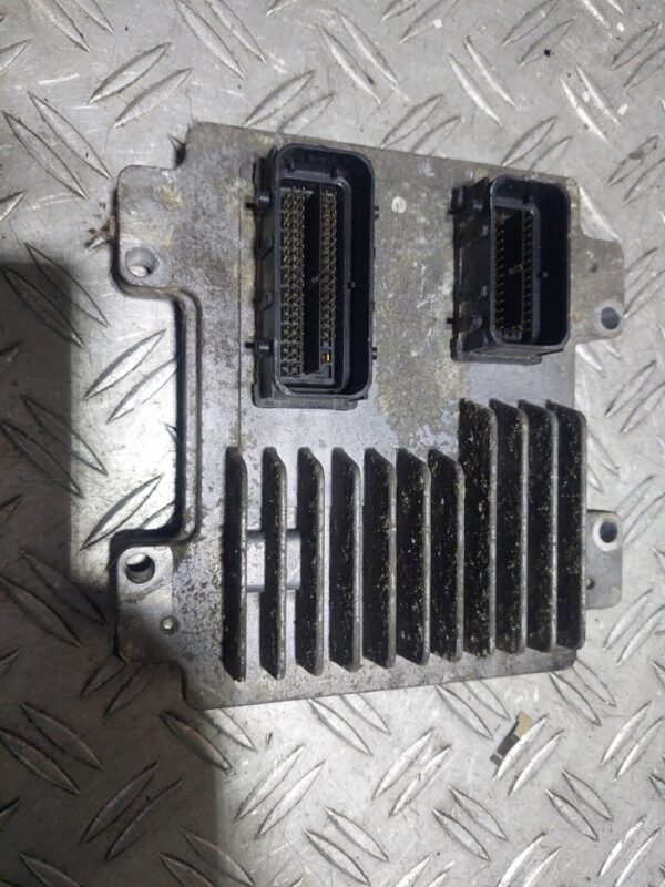 Calculator motor ECU Opel Astra J 1.4i 74 kw A14XER cod 12638807 AARD