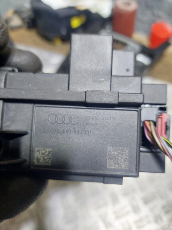 Contact cu cheie Audi A5 A4 Q5 cod 8K0909131