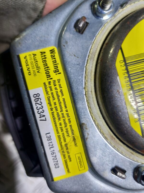 20250514_152917 Airbag volan Volvo s40 v50 cod 8623347