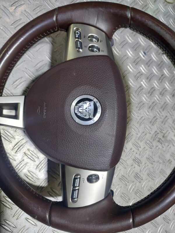 Volan piele cu padele comenzi si airbag in 3 spite Jaguar XF an 2011