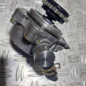 Pompa vacuum Mazda CX-7 Mazda 6 cod motor R2AA cod R2AA18G00
