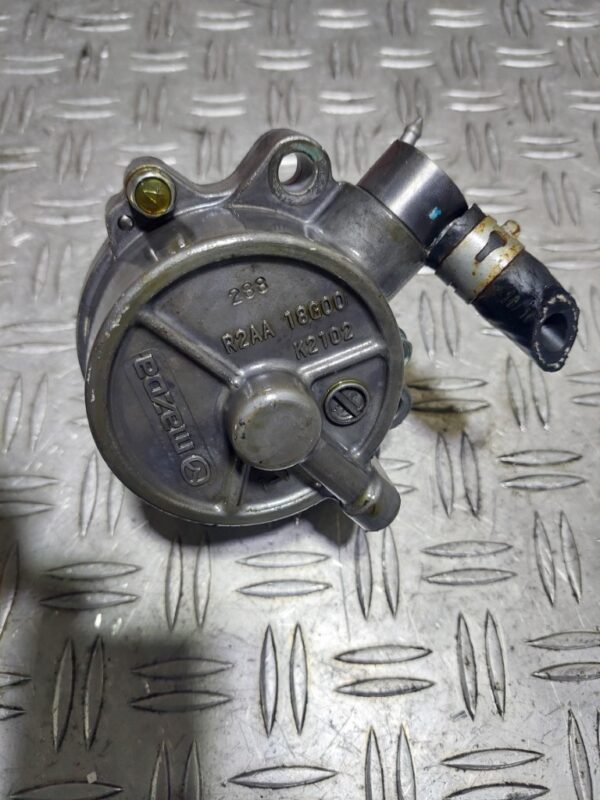 Pompa vacuum Mazda CX-7 Mazda 6 cod motor R2AA cod R2AA18G00