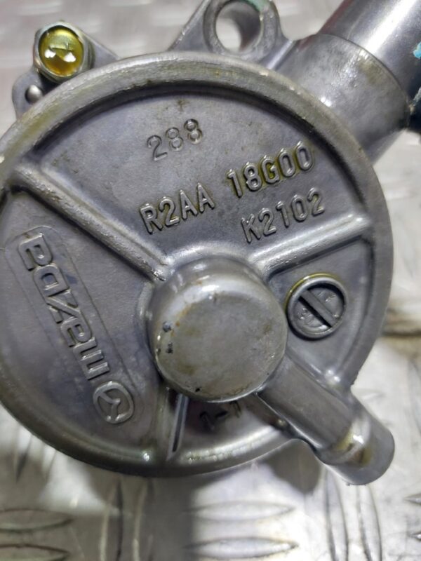 Pompa vacuum Mazda CX-7 Mazda 6 cod motor R2AA cod R2AA18G00