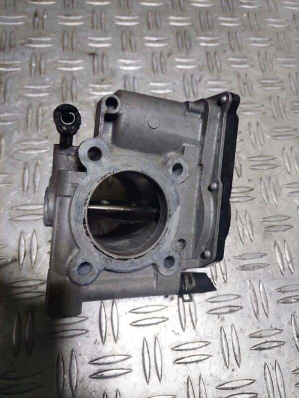 Clapeta acceleratie Mazda CX-7 Mazda 6 cod motor R2AA cod R2AA136B0A