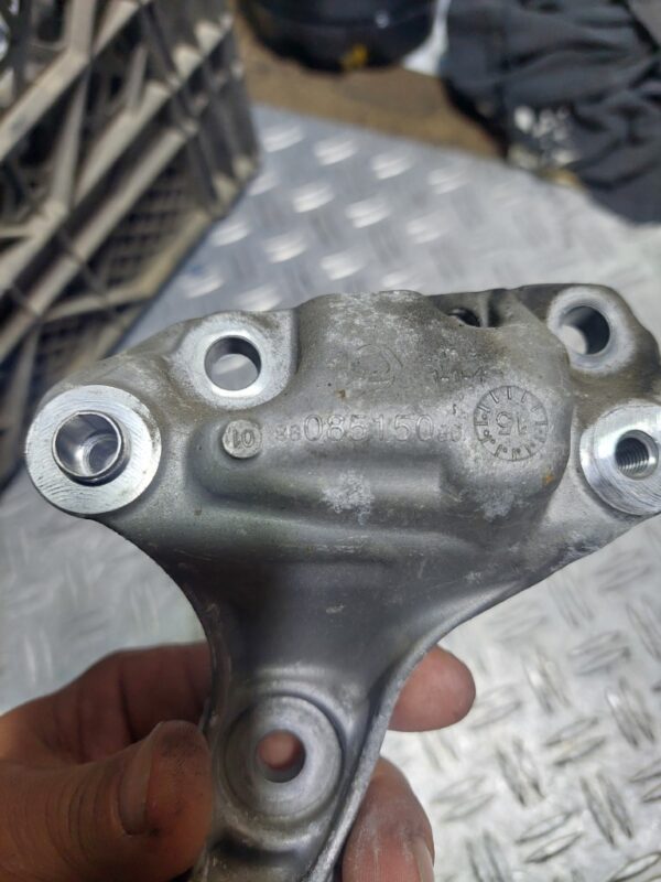 Suport compresor AC Peugeot 3008 II 1.6 benzina cod motor 5G01 cod 9808515080