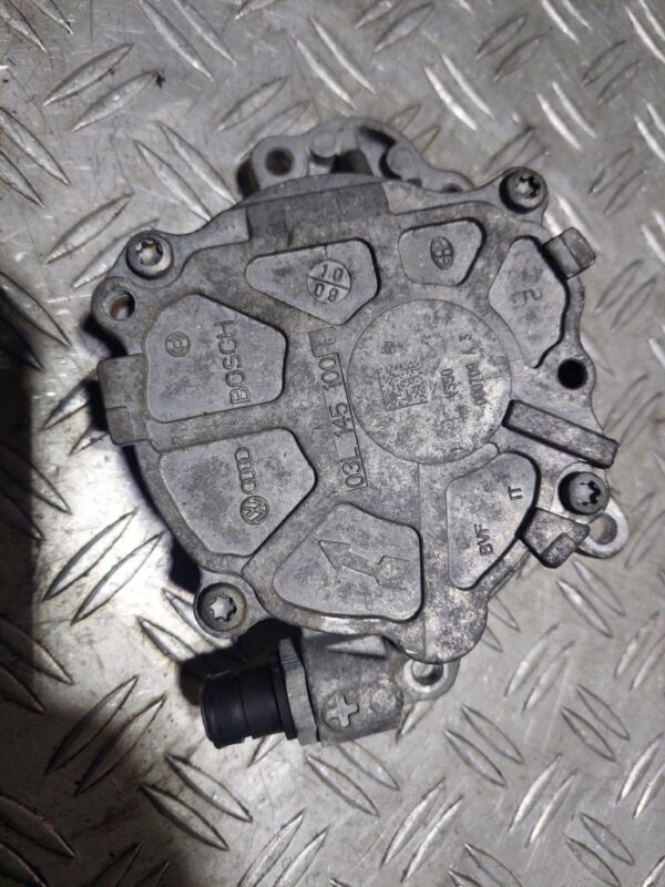 Pompa vacuum Volkswagen Golf 6 1.6 tdi cod 03L145100G