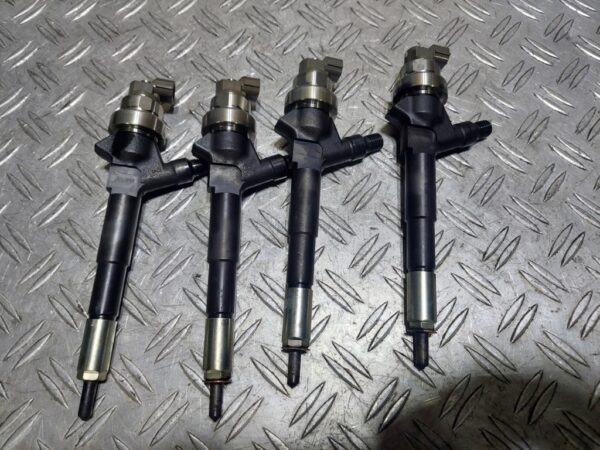 Injector Opel Astra J cod motor A17DTE cod 55567729 Denso