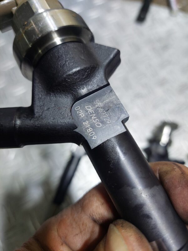 Injector Opel Astra J cod motor A17DTE cod 55567729 Denso