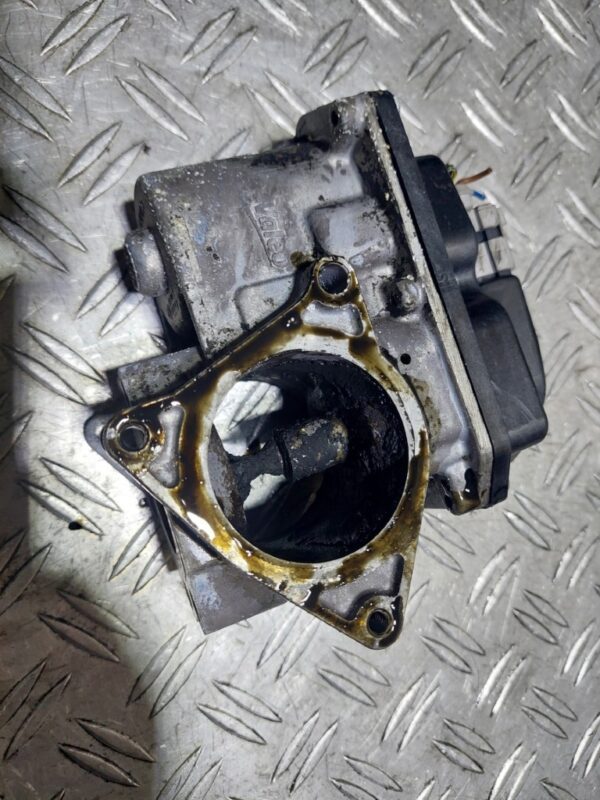 EGR AUDI A4 B8 Volkswagen Passat 2.0TDI cod  03L131501E