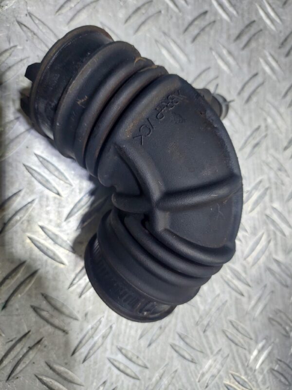 20250525_150136 Furtun racord aer cu senzor Suzuki Celerio 1.0 benzina cod motor K10B