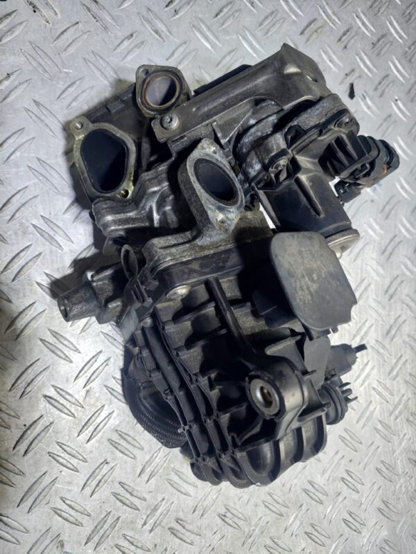 Racitor gaze cu EGR Peugeot Citroen 2.0 HDi cod 9807593080-01